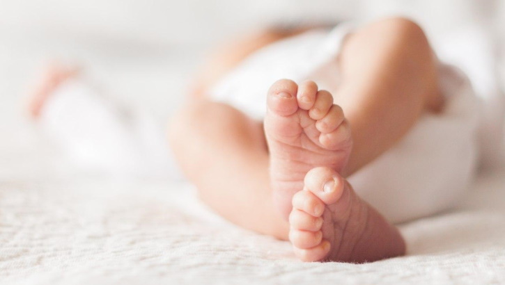 Гигиенический уход за кожей новорожденных